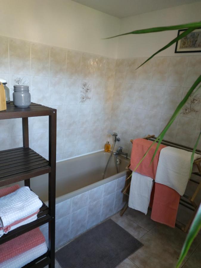 Chez Sylvie, Chambre Calme Saint-Leon-sur-Vezere Luaran gambar